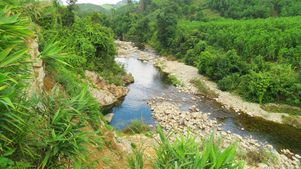 Vẻ đẹp suối A Lin