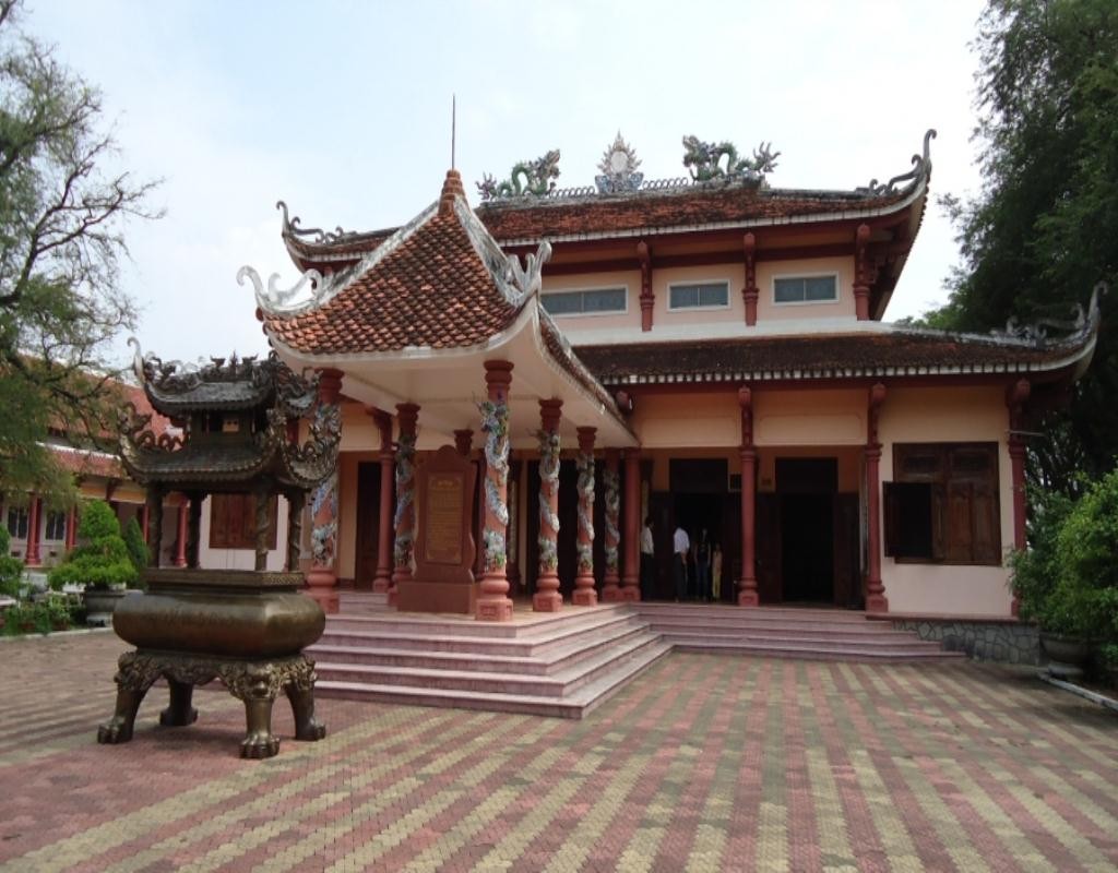 di tích đền thờ Tây Sơn Tam Kiệt
