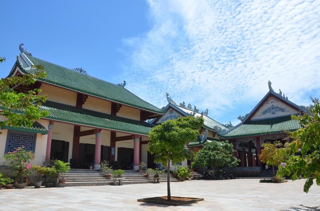 Một góc trong chùa Linh Ứng Đà Nẵng