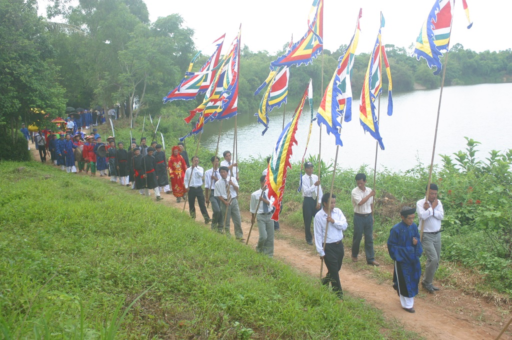 Lễ hội làng cổ Phước Tích