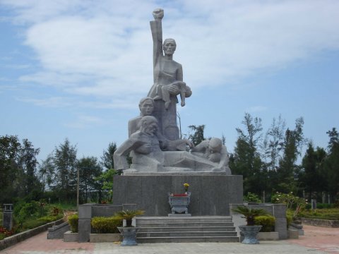 tượng đài Sơn Mỹ