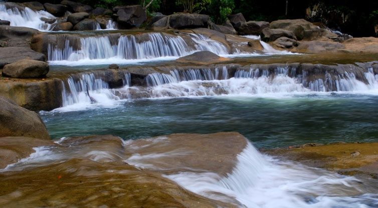 Suối ba hồ